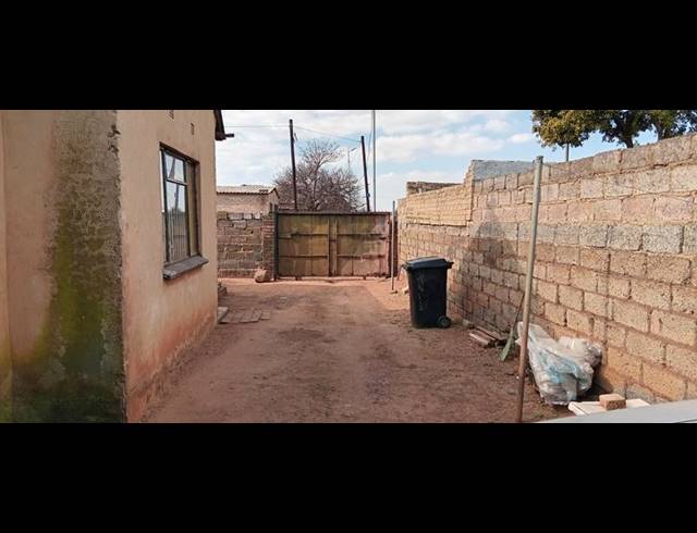2 BEDROOM HOUSE FOR SALE IN THULANI